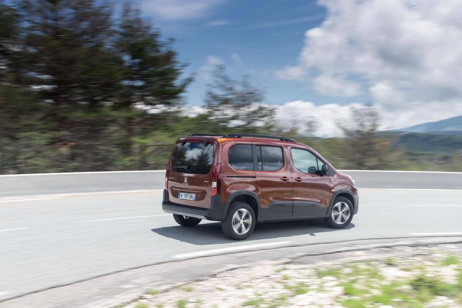  Peugeot Rifter GT Line 2018 года  (WW) (фото 17 из 43)